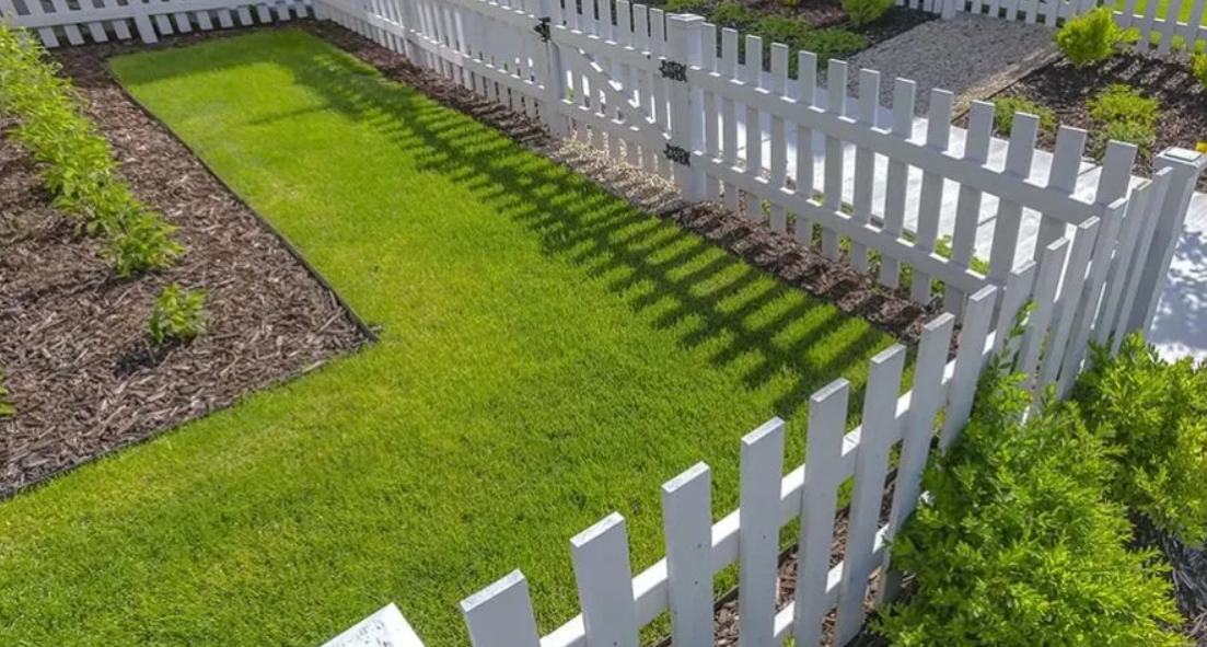 How To Choose Fencing To Transform Your Backyard Area