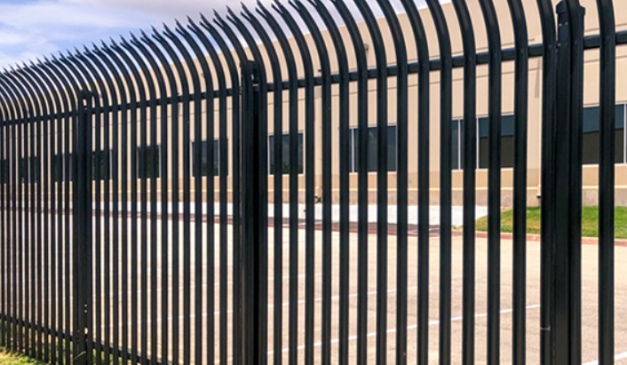 You are currently viewing Key Essential Things You Must Know About Commercial Fence Installation