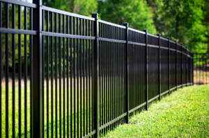 Why You Must Choose A Professional Fence Contractor Instead of DIY